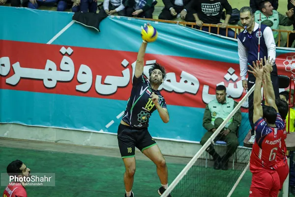 پیام به بی‌تجربگی خود باخت