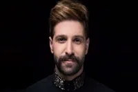 بستری شدن «حمید هیراد» خواننده پاپ معروف در بیمارستان + فیلم