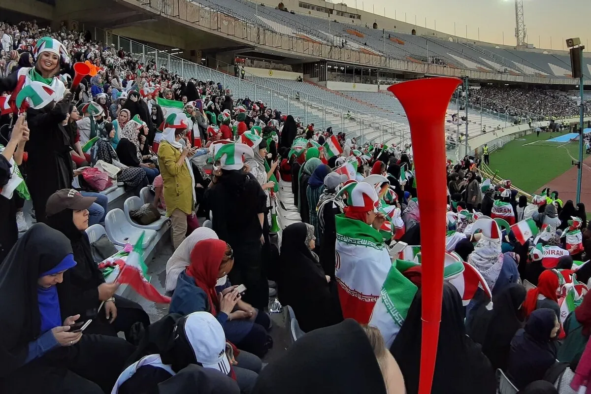 سخنگوی فراکسیون ورزش مجلس: باید زیرساخت‌های حضور بانوان در ورزشگاه‌های فوتبال فراهم شود