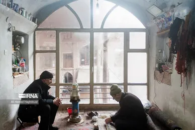 رفوگری و پرداخت قالی هنری فراموش شده