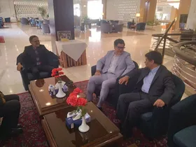 دیدار سالار عقیلی با معاون استاندار و فرماندار شهرستان مشهد مقدس | ابراز تمایل خادم هنرمند بارگاه منور رضوی برای اجرای برنامه&zwnj;های فاخر در شهر امام مهربانی&zwnj;ها