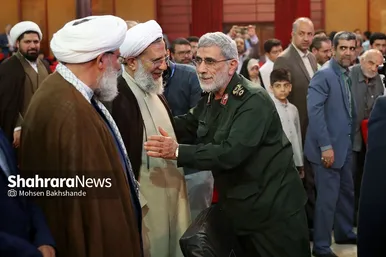 مراسم رونمایی از تقریظ رهبر انقلاب بر کتاب 