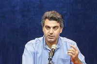 محسن اسلام‌زاده: هنرمندان مشهدی به دلیل حمایت‌نکردن مسئولان، برای این شهر فیلم نمی‌سازند | در جشنواره فجر بیشتر دیده می‌شویم