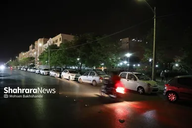حضور مردم مشهد در خیابان پس از وقوع زلزله