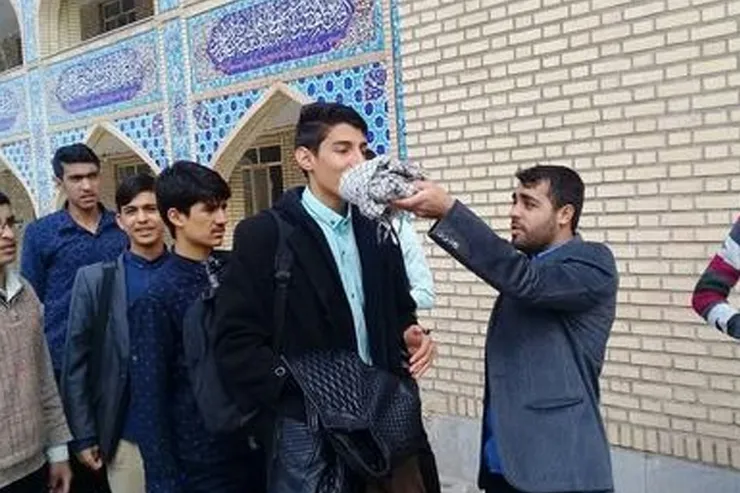 حوزه علمیه باید بنیان گذار مدارس غیردولتی باشد