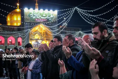 گزارش تصویری | تحویل سال نو با حضور پرشور مردم در حرم مطهر رضوی