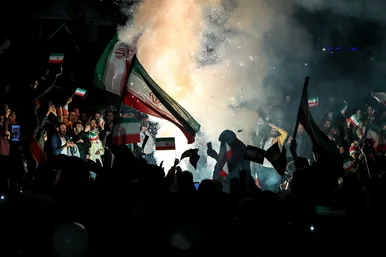 شادی مردم مشهد بعد از برد تیم ملی ایران 2