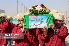 گزارش تصویری | ورود پیکرهای مطهر ۴۴ شهید تازه&zwnj;تفحص&zwnj;شده به کشور از مرز شلمچه (۱۳ مهر ۱۴۰۴)