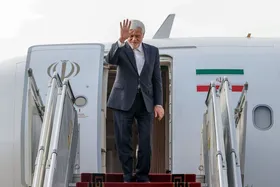 عارف، تهران را به مقصد مسکو ترک کرد (۲۶ آبان ۱۴۰۴)