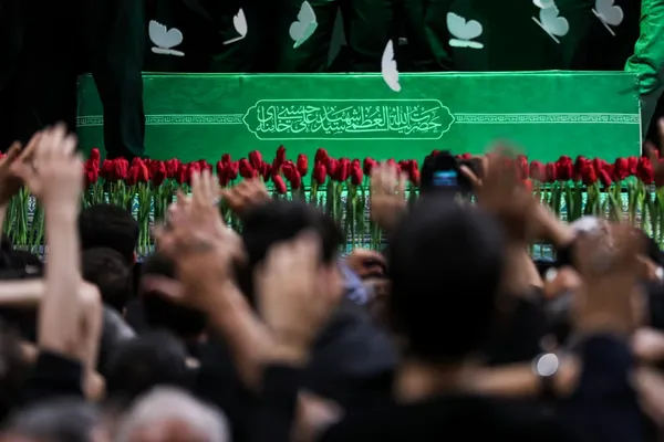 مراسم وداع با پیکر رهبر شهید انقلاب در جوار حسینیه امام‌خمینی برگزار شد + فیلم و عکس (۱۱ تیر ۱۴۰۵)