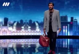اجرای کامل امید حمیدی، بازیگر تئاتر در برنامه &laquo;عصر جدید&raquo; + فیلم