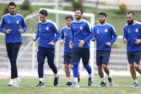 بازیکنان بی&zwnj;قرارداد حاضر به تمرین با استقلال نشدند!