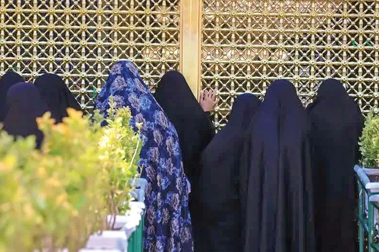 قدم‌های عاشقی در آستان امام رضا (ع)