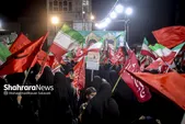 ویدئو | صدونودونهمین شب حضور حماسی مردم مشهد در سنگر خیابان | از مشهد تا صنعا، امت مقاومت در میدان (۲۴ شهریور ۱۴۰۵)