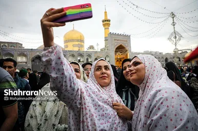 تحویل سال ۱۴۰۳ در حرم مطهر امام رضا (ع) و خیابان‌های منتهی به حرم