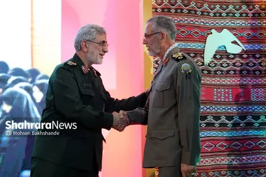 مراسم رونمایی از تقریظ رهبر انقلاب بر کتاب 