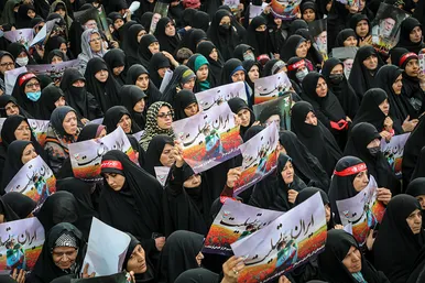 تشییع دو تن از شهدای حادثه تروریستی گلزار شهدای کرمان در مشهد