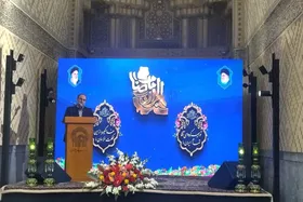 کتاب &laquo;خورشید از نزدیک&raquo; پلی میان روایت&zwnj;های غرب و حقیقت حرم رضوی و امام رضا(ع) است