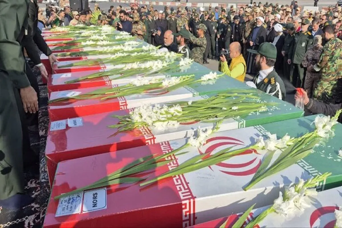 تشییع پیکر پاک ۱۳ شهید گمنام در مشهد