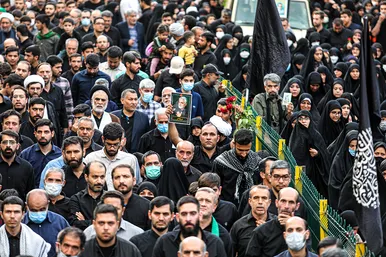 تشییع پیکر مطهر 5 شهید مدافع حرم در مشهد