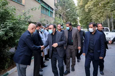 عیادت مسئولین استانی از پلیس حادثه دیده در اغتشاشات اخیر