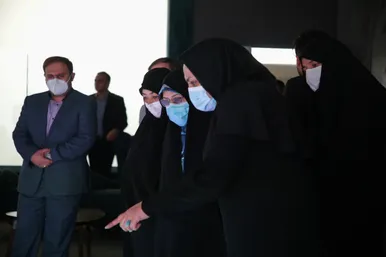 بازدید معاون رییس جمهور در امور زنان و خانواده از کارخانه نوآوری مشهد
