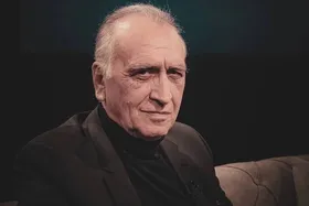 مرد نقش&zwnj;ها و صندلی&zwnj;های داغ | مروری بر کارنامه احمد نجفی، بازیگر شخصیت &laquo;هارون&raquo; در &laquo;ولایت عشق&raquo;