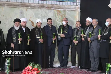 آیین خطبه خوانی شب شهادت امام رضا(ع) در حرم مطهر رضوی