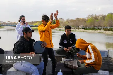 نوروزگردی | اصفهان سی و سه پل