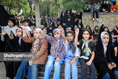 اجتماع بزرگ دختران و نور کرامت در مشهد