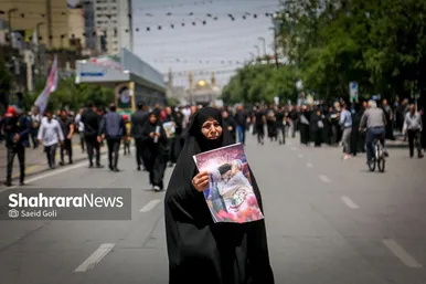 مشهد در ماتم رئیس جمهور شهید (۱)