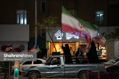 گزارش تصویری | سی‌وچهارمین خروش شبانه مشهدی‌ها در حمایت از نیروهای مسلح