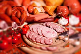 از فلافل ۹۰ هزار تومانی در تهران تا ژامبون گوشت کیلویی ۴۰۰ هزار تومان در مشهد | افزایش قیمت&zwnj;ها حجم مصرف را کاهش داده است