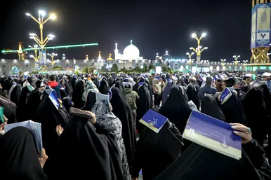 مراسم احیاء شب ۱۹ ماه رمضان در حرم مطهر رضوی