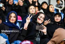 روزی متفاوت در فوتبال مشهد | سکوهایی که بالاخره به روی بانوان باز شد