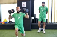 چشمی به خاطر سرلک مدافع می‌شود!