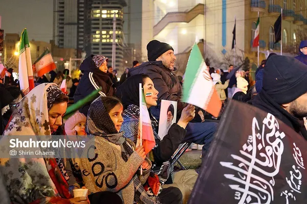 زنان و دختران ایران پای کار انقلاب + فیلم و  عکس