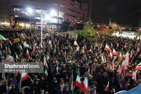 میدان&zwnj;داری مشهدی&zwnj;ها در مقابل تهدیدهای دشمن | حماسه&zwnj;سازان خیابان