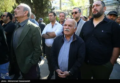 عکس‌هایی از تشییع پیکر رضا داودنژاد