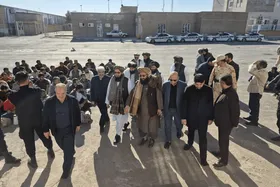طالبان از انتقال ۲۱۱ زندانی از ایران به افغانستان خبردادند