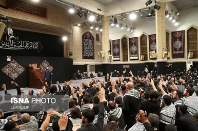 مراسم عزاداری دانشجویان به‌مناسبت اربعین حسینی علیه‌السلام در حضور رهبر انقلاب