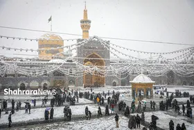بارش برف در حرم مطهر رضوی