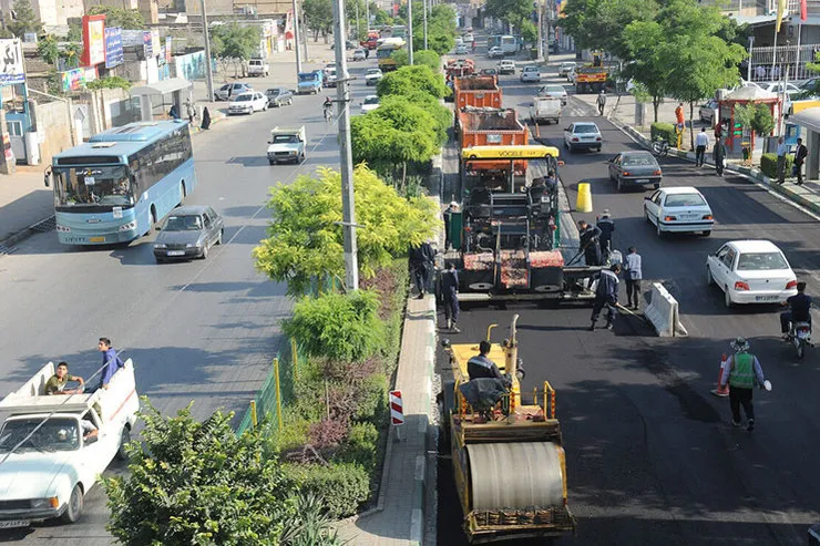 اعمال محدودیت‌های ترافیکی در پروژه آسفالت معابر شهر