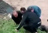 ویدئو | لحظه غرق‌شدن و نجات‌یافتن یک جوان در کال شاندیز مشهد