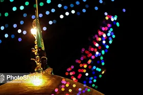 پرچم گنبد رضوی در شب میلاد امام رضا (ع) تعویض می&zwnj;شود