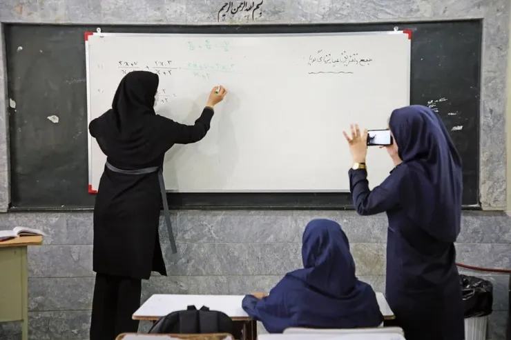 نیرو‌های حق التدریس همچنان بلاتکلیف در نظام آموزشی