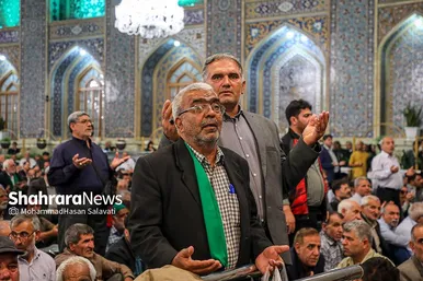 دعا برای سلامتی رئیس جمهور در حرم مطهر رضوی