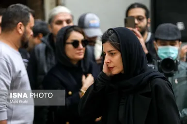 حضور هنرمندان در مراسم تشییع پیکر بیتا فرهی