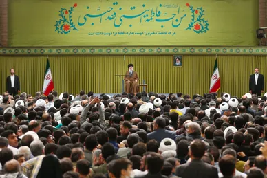 گزارش تصویری | دیدار هزاران نفر از مداحان و ستایشگران اهل بیت(ع) با رهبر انقلاب اسلامی
