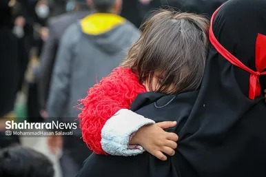 تشییع دو تن از شهدای حمله تروریستی کرمان در مشهد